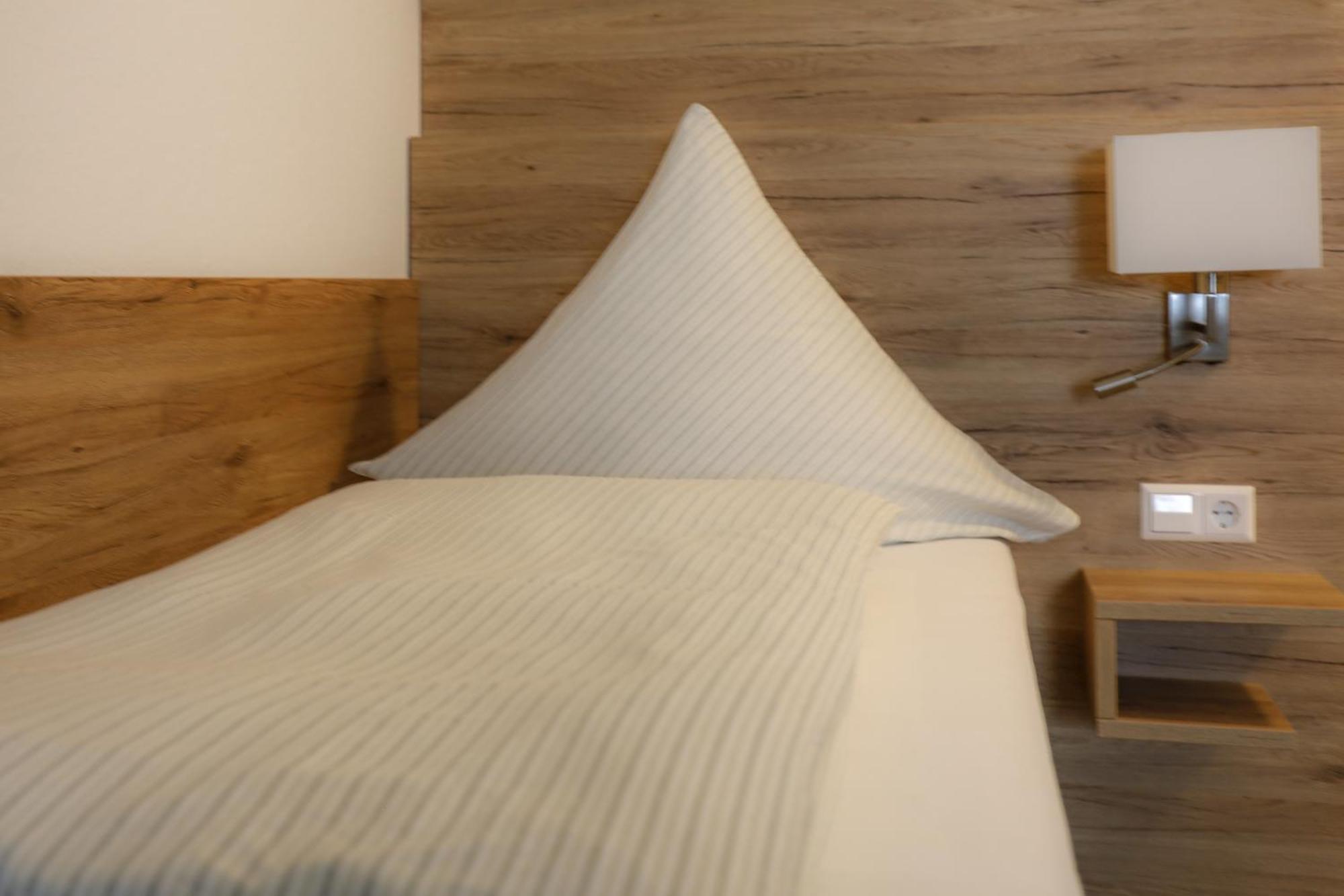 Hotel Adler Nattheim 外观 照片