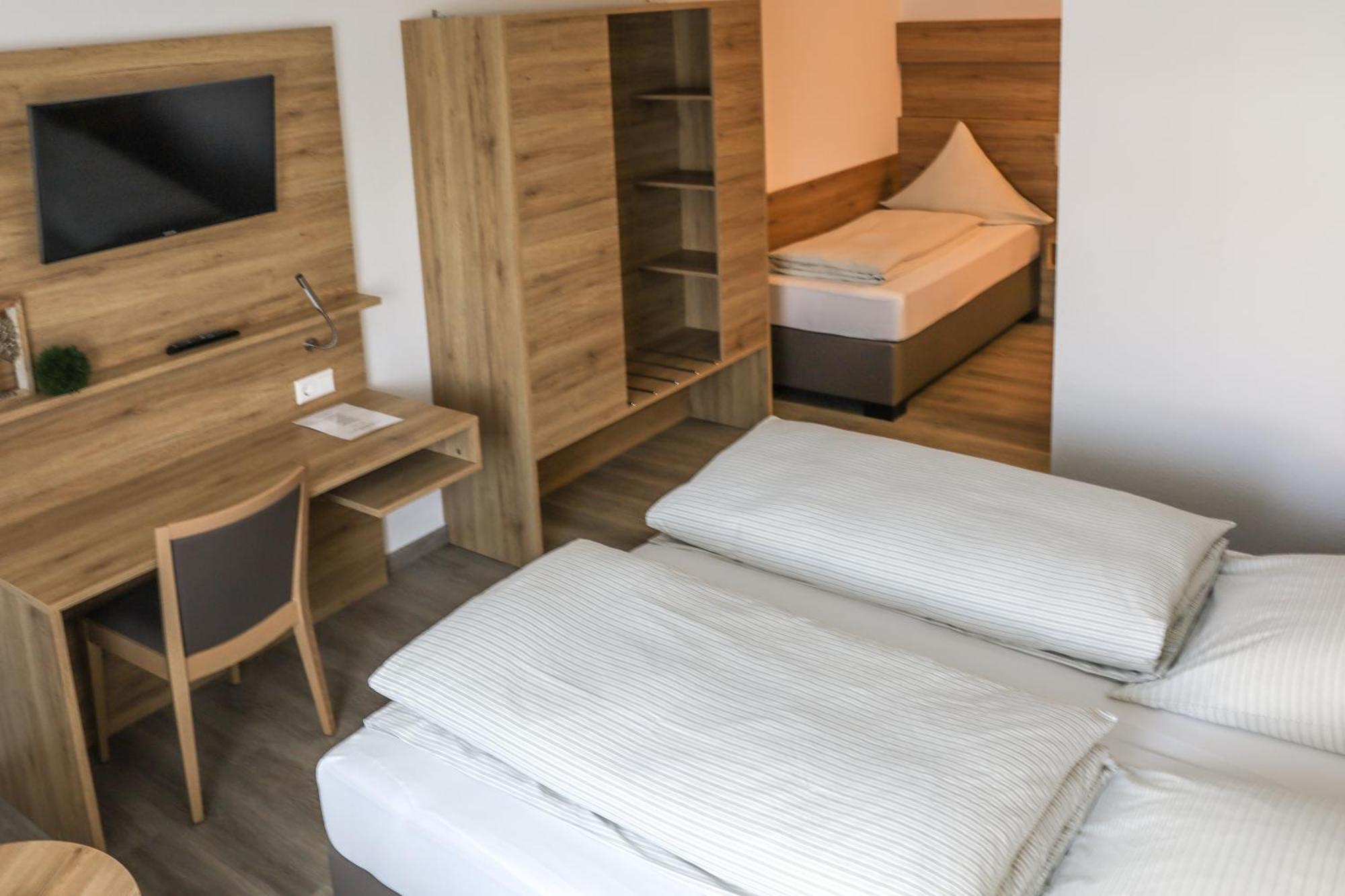 Hotel Adler Nattheim 外观 照片